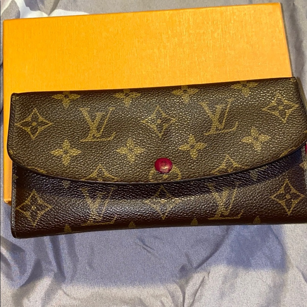 SOLD!!! Louis Vuitton Emilie wallet